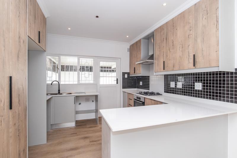 To Let 4 Bedroom Property for Rent in Constantia Western Cape